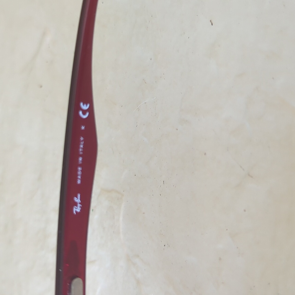 Red Ray Ban sunglasses - Picture 3 of 4